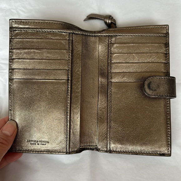Bottega Veneta Nappa Argento Medium Sized Wallet - Picture 2 of 7